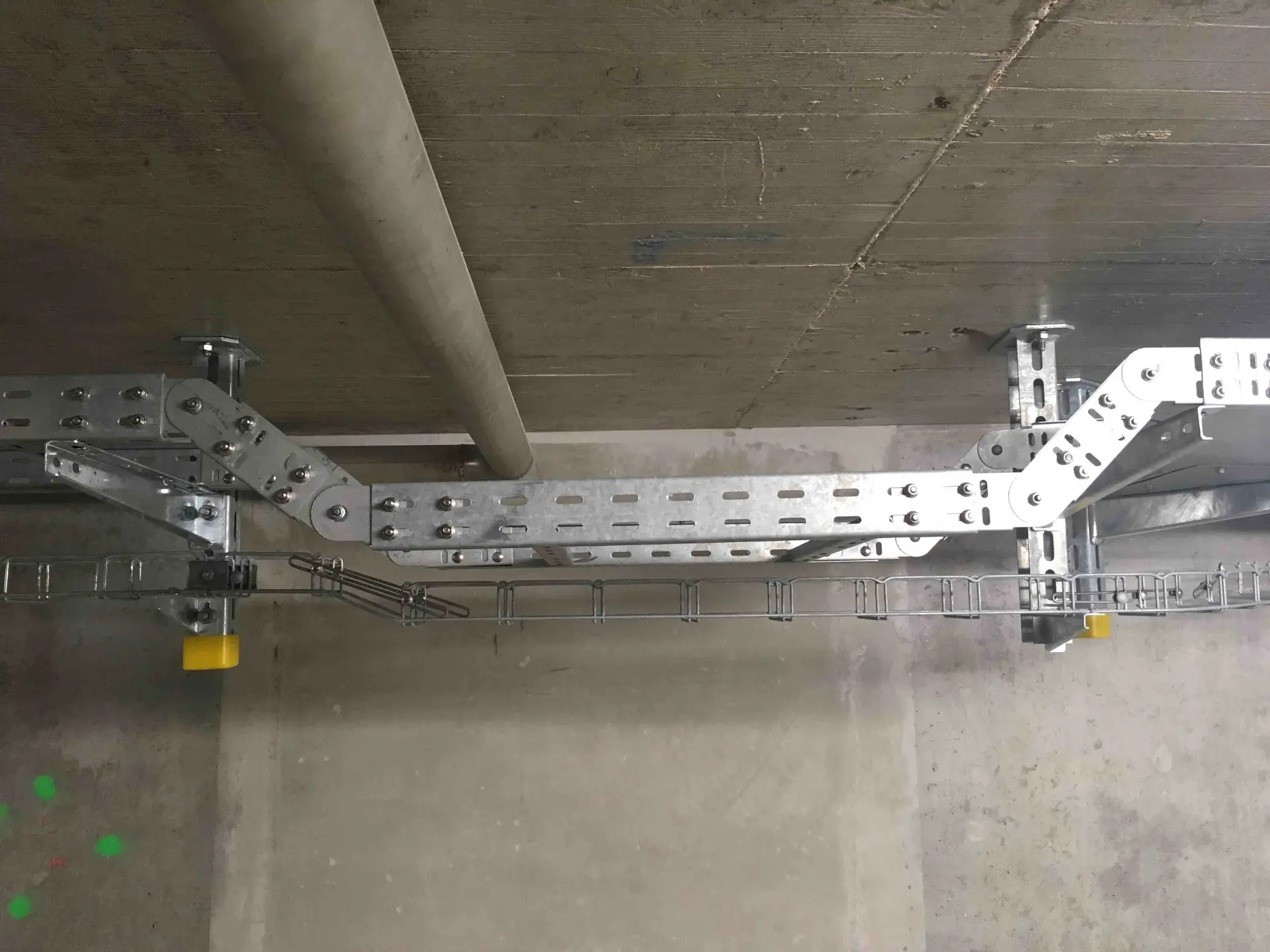 Zámečnické a montážní práce — průmyslový projekt